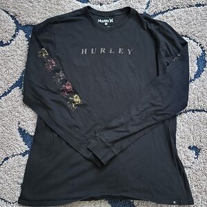size medium hurley long sleeve w/ cool vintage design 100% cotton